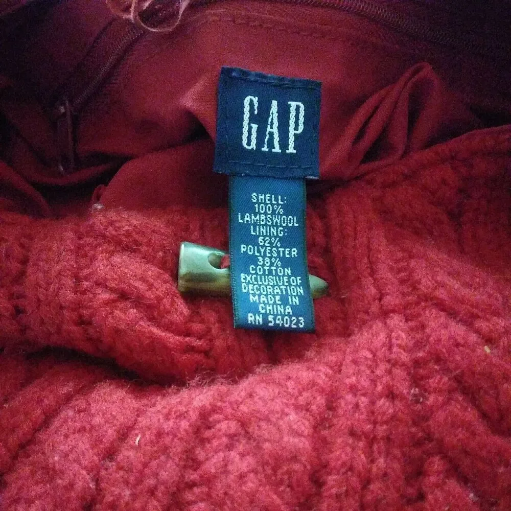 GAP Red Cable Knit Lambswool Hobo Shoulder Bag Suede Strap Toggle Y2K Vintage